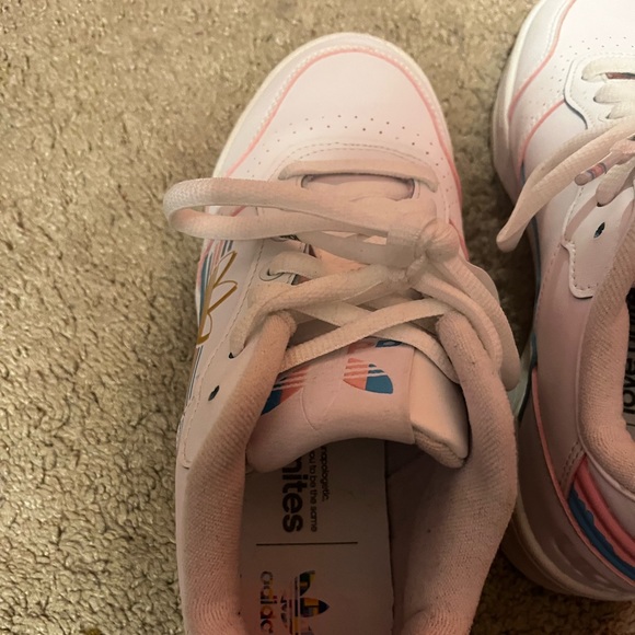 Adidas - Picture 2 of 6